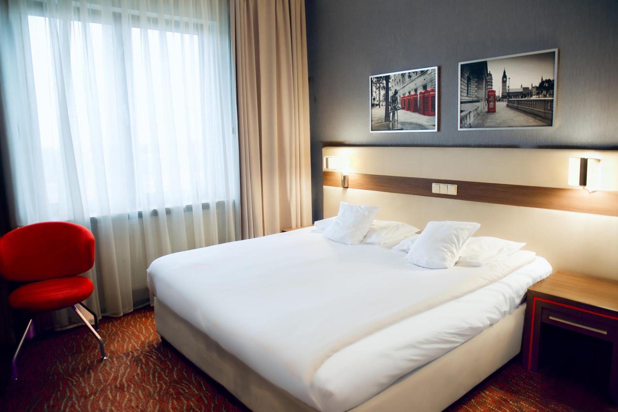 Hotel Szafran تشيلاش الغرفة الصورة