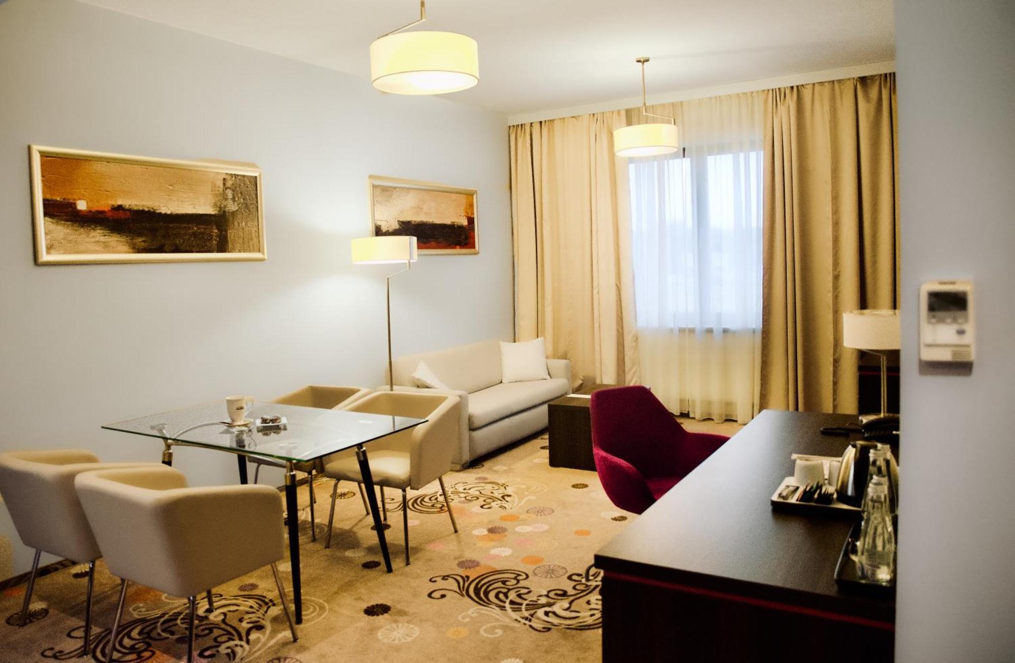 Hotel Szafran تشيلاش الغرفة الصورة