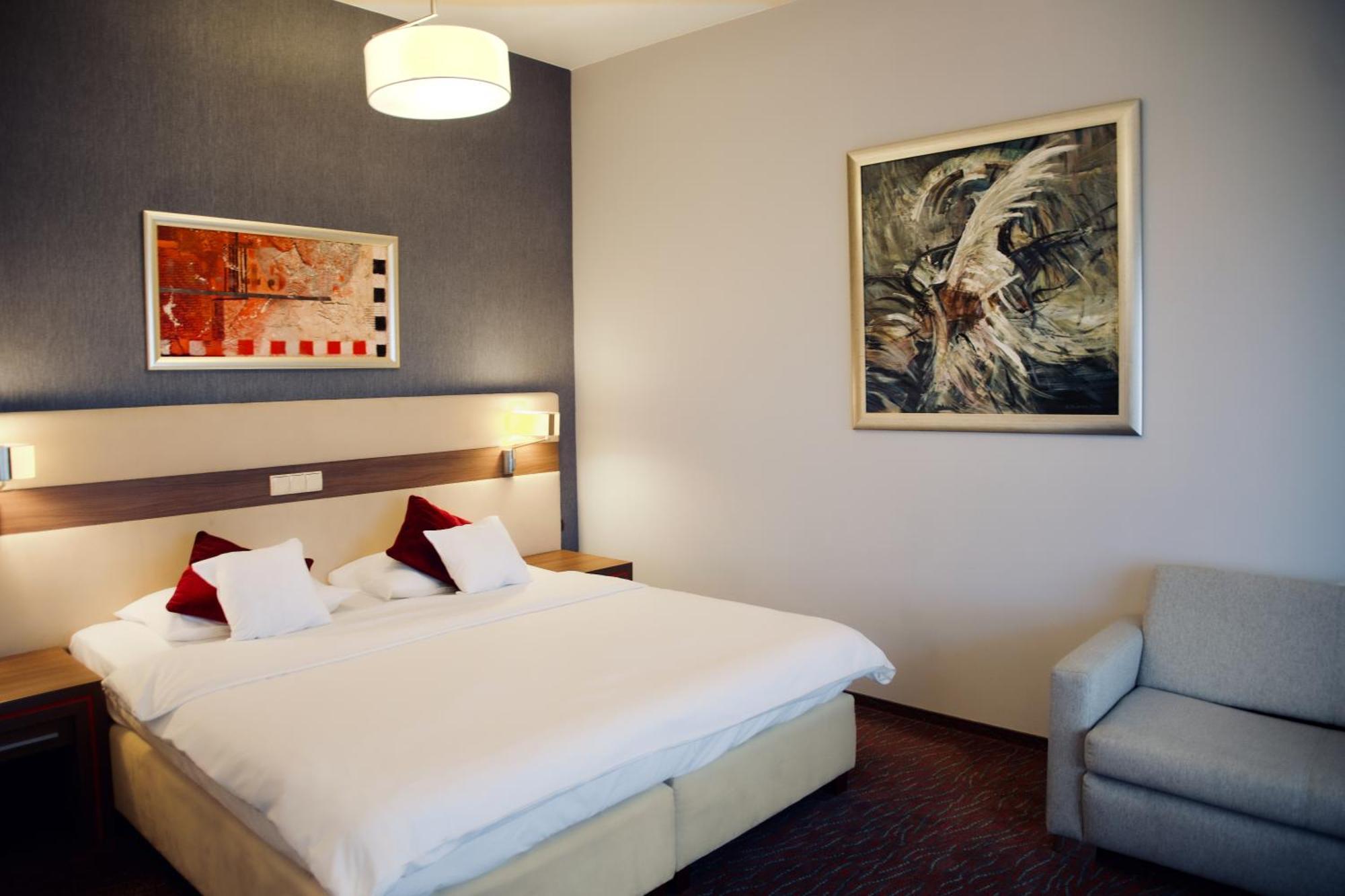 Hotel Szafran تشيلاش المظهر الخارجي الصورة