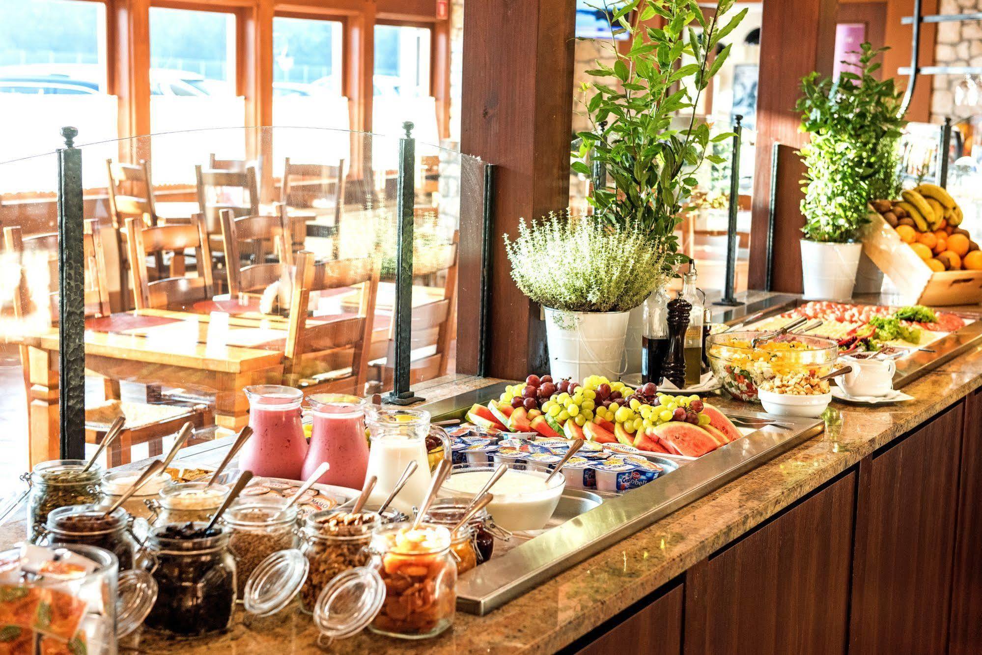 Hotel Szafran تشيلاش المظهر الخارجي الصورة