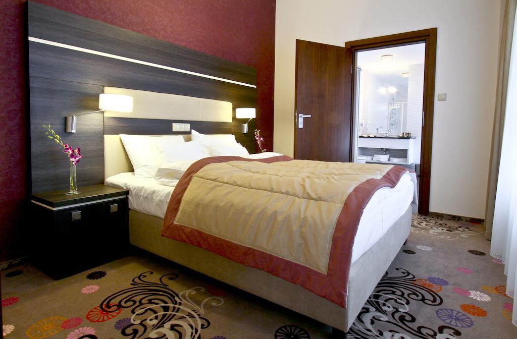 Hotel Szafran تشيلاش المظهر الخارجي الصورة